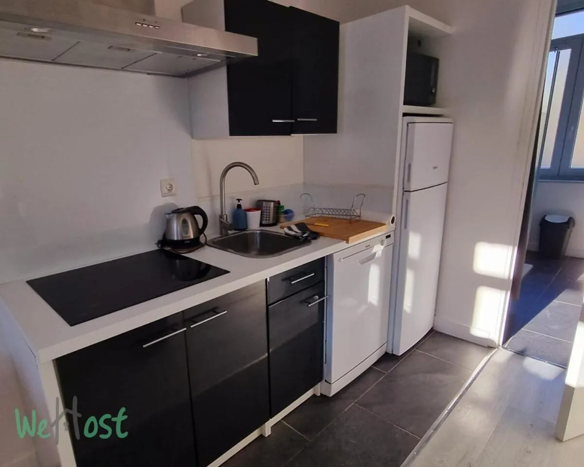 Poppy-Ideally located, Next station,Gd Palais&City Lille France