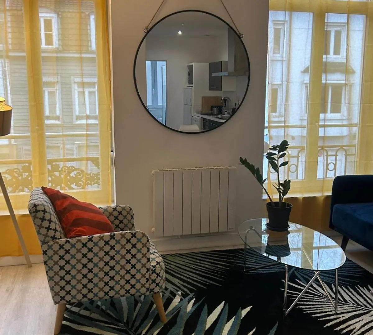 Poppy-Ideally located, Next station,Gd Palais&City Lille 0*,  France