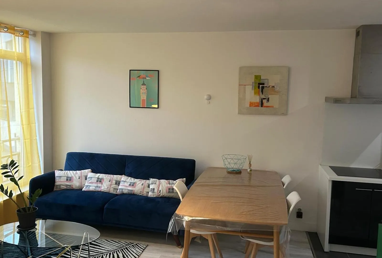 Poppy-Ideally located, Next station,Gd Palais&City Lille Apartment