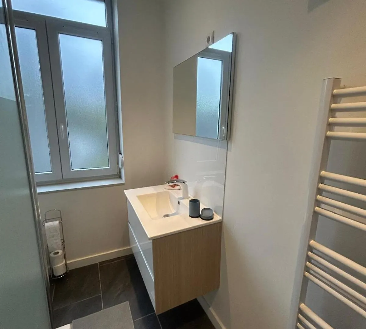 Poppy-Ideally located, Next station,Gd Palais&City Lille France