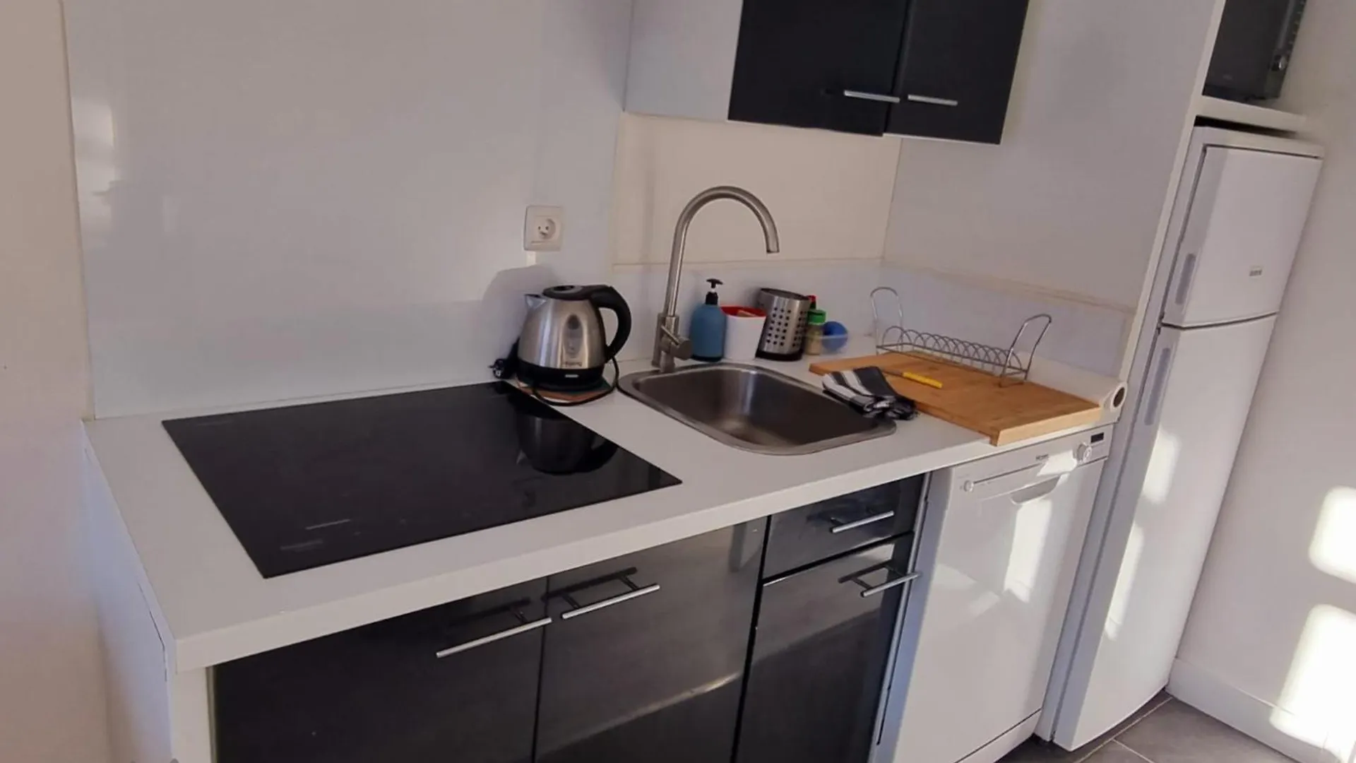 Apartment Poppy-Ideally located, Next station,Gd Palais&City Lille