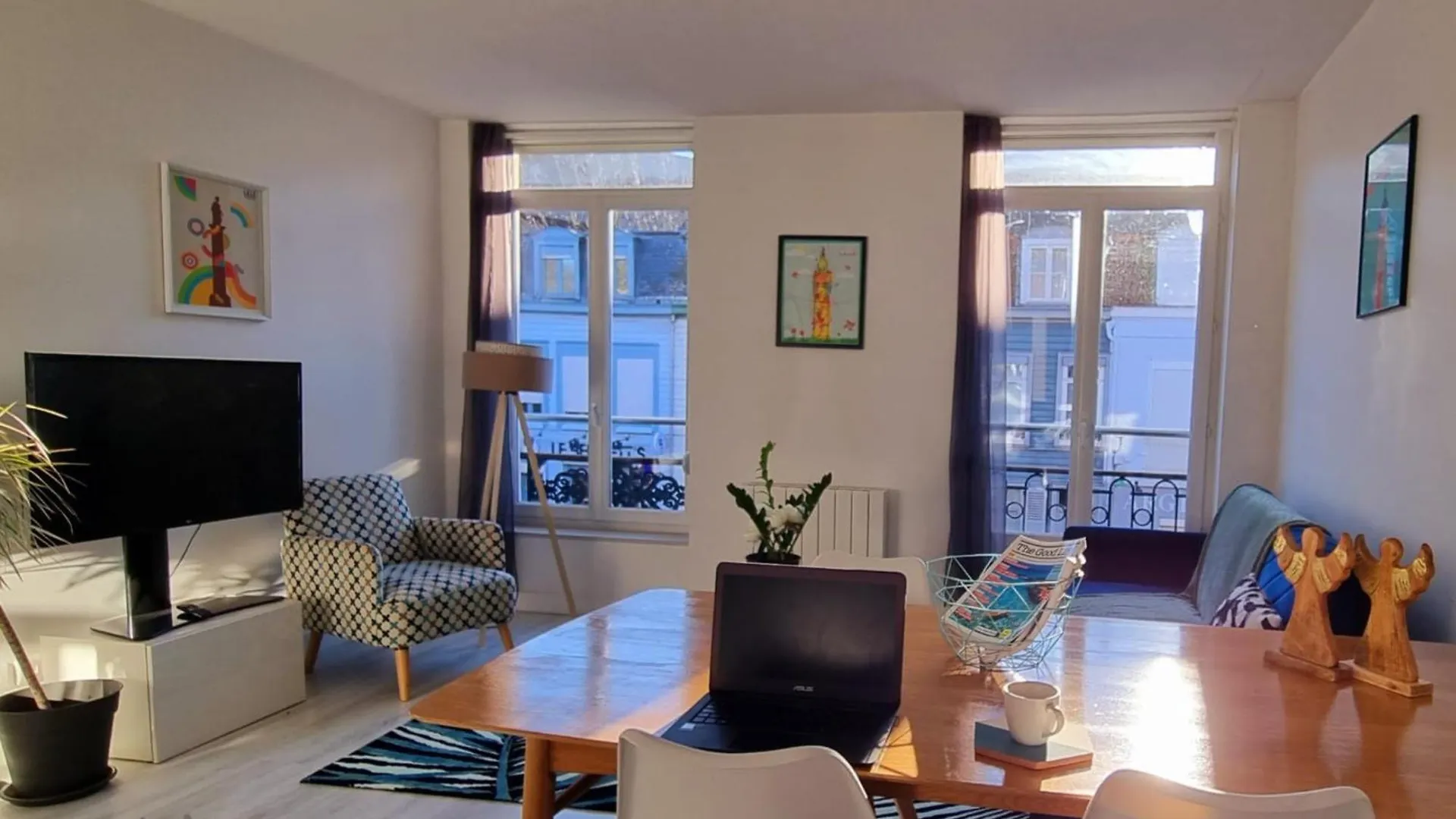 Poppy-Ideally located, Next station,Gd Palais&City Lille 0*,