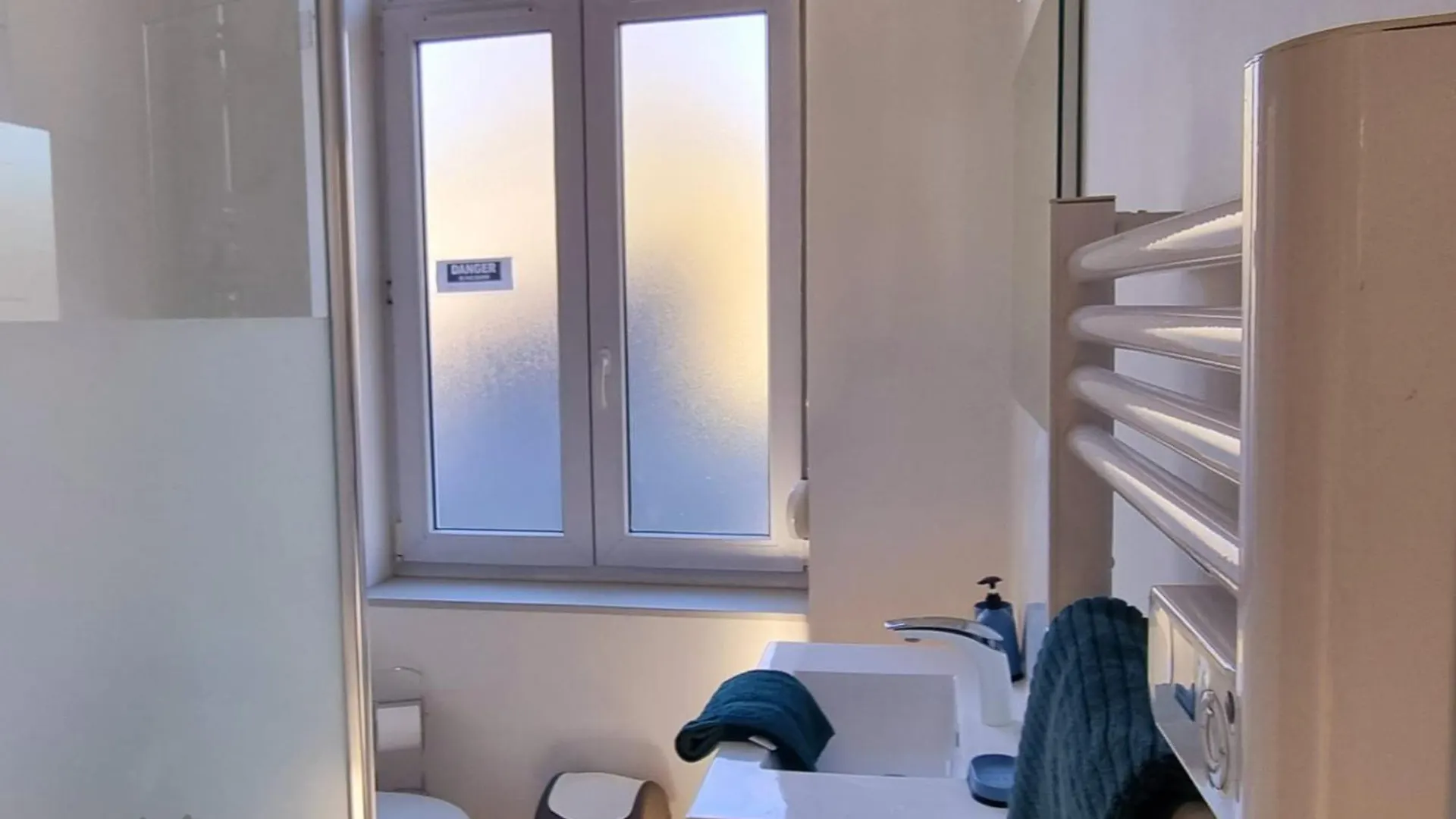 Poppy-Ideally located, Next station,Gd Palais&City Lille 0*,  France
